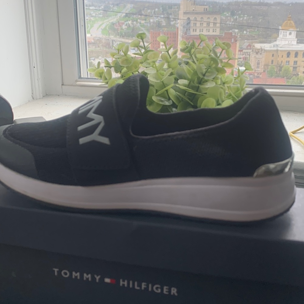 Tommy Hilfiger slip on sneaker